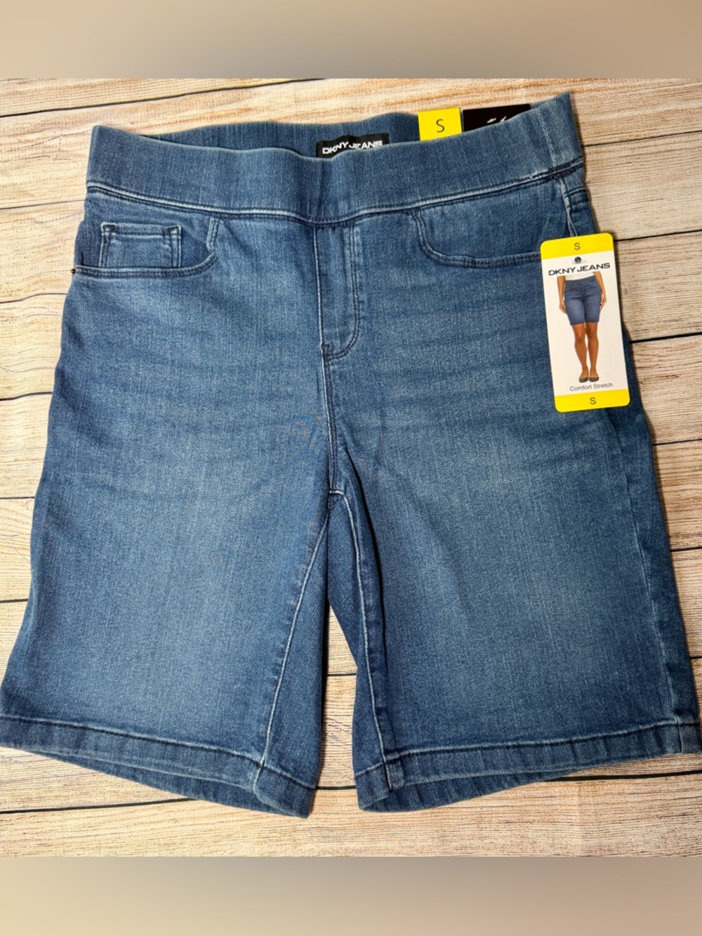 DKNY Jeans Women’s Comfort Stretch Pull-On Denim Shorts Size S NWT